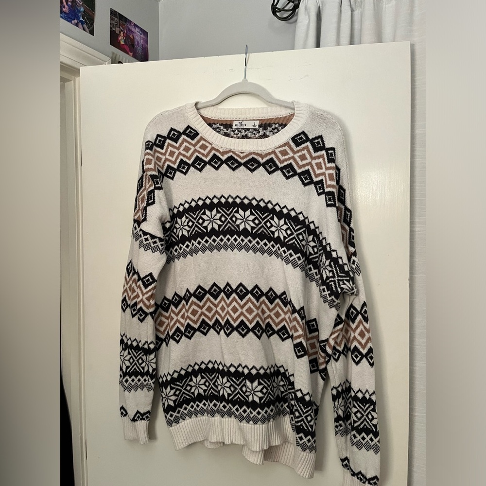 Hollister sweater
